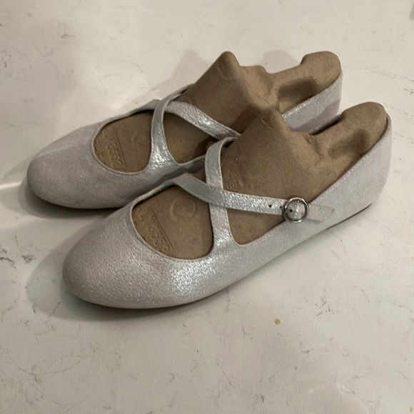 Vince  Camuto slippers - Picture 2 of 8